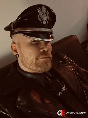 Gay Escort Sir Roco 36yr - sportwear