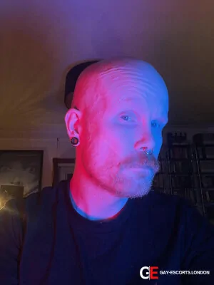 Gay Escort Sir Roco 38yr - groups