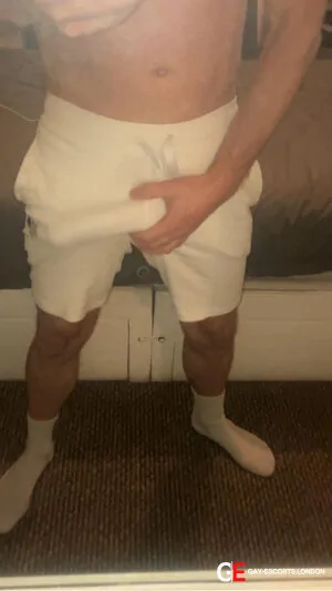 Bisexual Escort Xxxl90 30yr - masseur