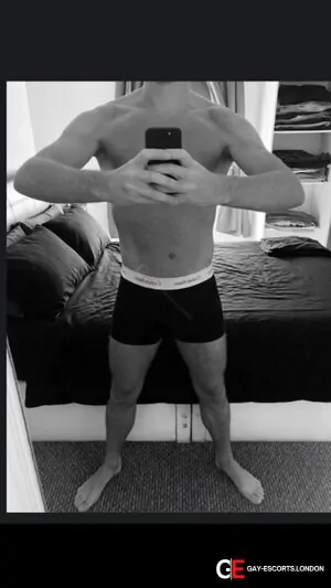 Bisexual Escort Xxxl 30yr - gangbang