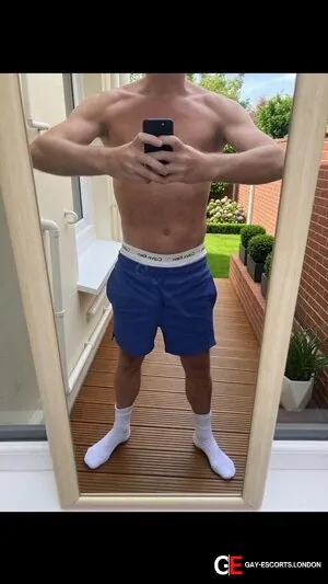 Bisexual Escort Xxxl 30yr - blowjob