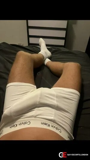 Bisexual Escort Xxxl 30yr - trios