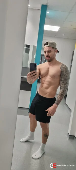 Gay Escort Julgal 34yr - licking