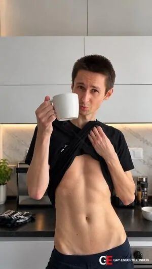 Gay Escort Sasha 24yr - trios
