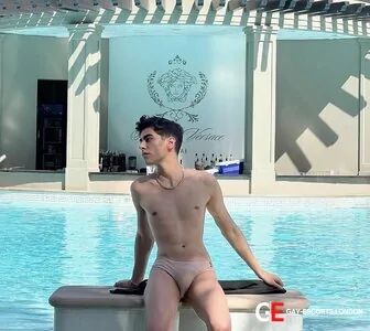 Gay Escort Lastdays Lucca Twink 19yr - massage