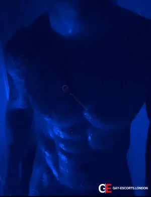 Bisexual Escort Athletic Masseur 28yr - rimming