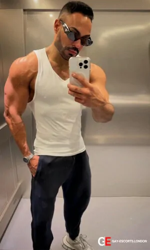 Gay Escort Bruno Reis 30yr - cum on face
