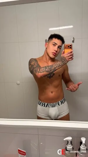 Bisexual Escort Chris_xl 27yr - exhibitionist