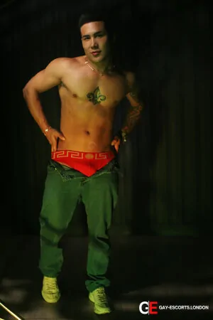 Bisexual Escort Chris_xl 27yr - shaving
