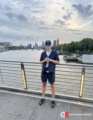 Bisexual Escort Dave 31yr - exhibitionist