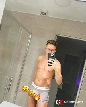 Bisexual Escort Dave 31yr - rimming