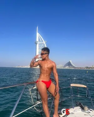 Gay Escort Kenniepeachboy 23yr - rimming