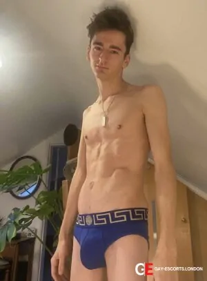 Gay Escort Luke 24yr - licking