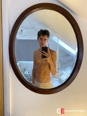 Gay Escort Luke 24yr - sucking