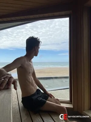 Gay Escort Luke 24yr - sucking