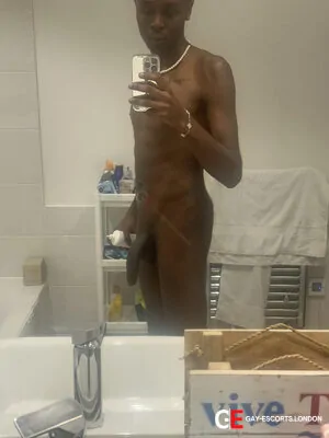 Gay Escort Angelo 22yr - masseur