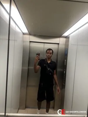 Gay Escort Angelo 22yr - blowjob