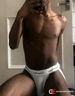 Gay Escort Angelo 21yr - masseur