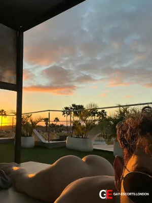 Gay Escort Londonboy 26yr - outdoor sex
