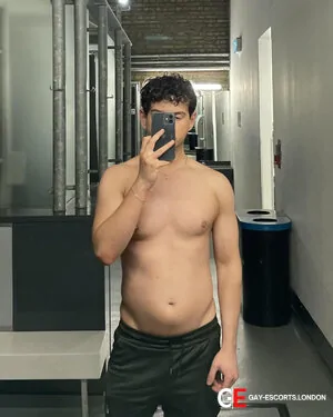 Gay Escort Londonboy 26yr - cum on body