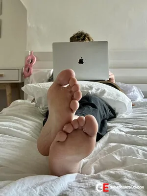 Gay Escort Londonboy 26yr - role