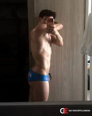 Gay Escort Lucas 20yr - blowjob