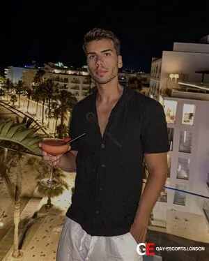 Gay Escort Ryan Fortunato 22yr - always safe sex