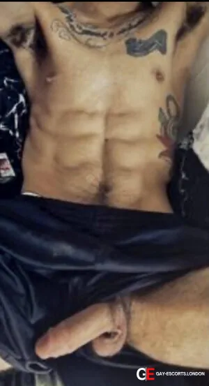 Gay Escort Domladldn 29yr - trios