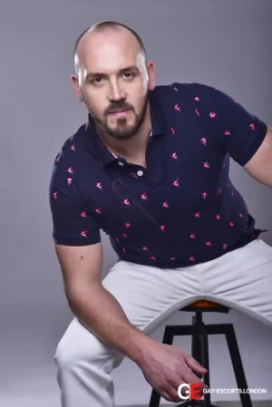 Gay Escort Welsh Beef 32yr - trios