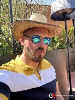 Gay Escort Welsh Beef 32yr - gangbang