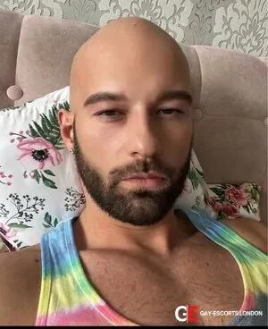 Gay Escort Nathan Adams 27yr - trios