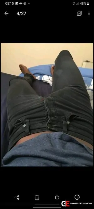 Gay Escort Desmond Xxl 31yr - masseur
