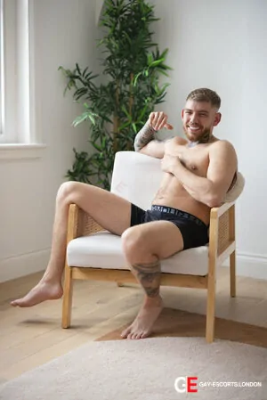 Bisexual Escort Ryan 24yr - double penetration