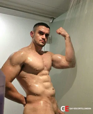 Gay Escort Max Big Ass 27yr - masseur