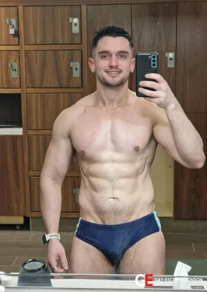 Gay Escort Max Big Ass 27yr - trios