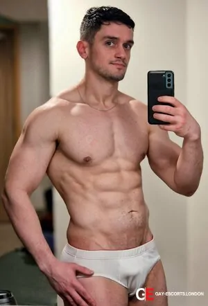 Gay Escort Max Big Ass 27yr - trios