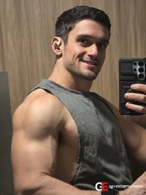 Gay Escort Max Big Ass 27yr - rimming
