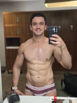 Gay Escort Max Big Ass 27yr - trios