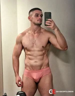 Gay Escort Max Big Ass 27yr - cum on body