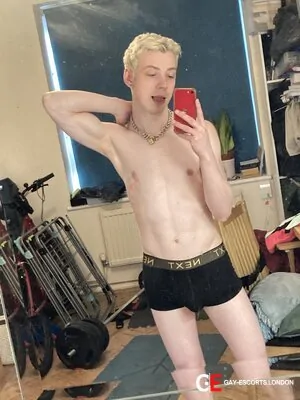 Bisexual Escort Cory Hess 28yr - rimming