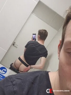 Bisexual Escort James 28yr - double penetration