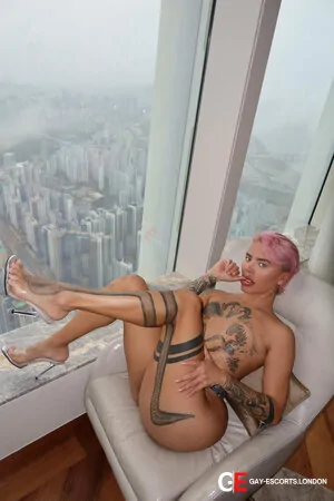 Gay Escort Mateo 22yr - licking