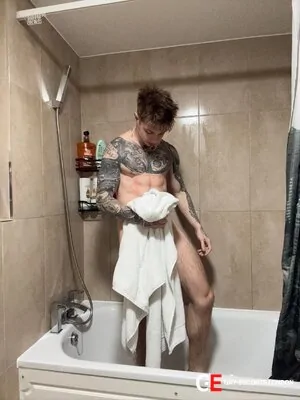 Bisexual Escort Mike 25yr - trios