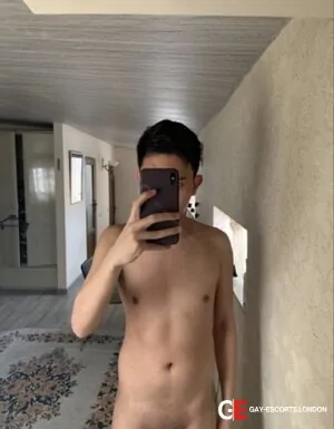 Gay Escort Jon Marco 26yr - sucking