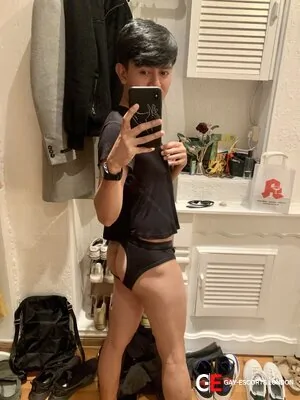 Gay Escort Jon Marco 26yr - licking