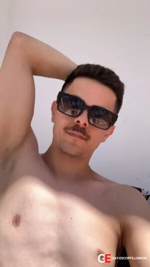 Bisexual Escort Chrisxllhungarian 23yr - double penetration
