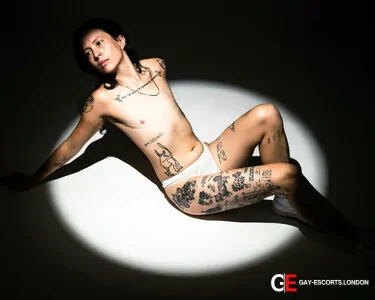 Gay Escort Mike 32yr - trios