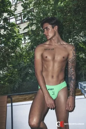 Bisexual Escort Jakey 21yr - blowjob
