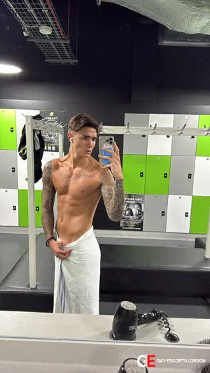Bisexual Escort Jakey 22yr - double penetration