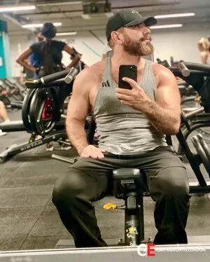 Gay Escort Marcus Owen 50yr - role